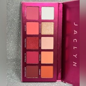 🍓JACLYN Eyeshadow Palette